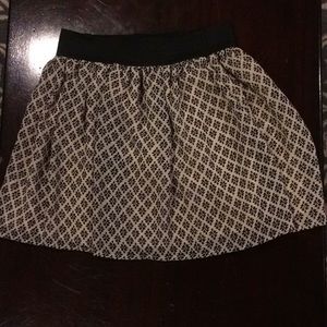 This is a skirt from forever 21 size small.